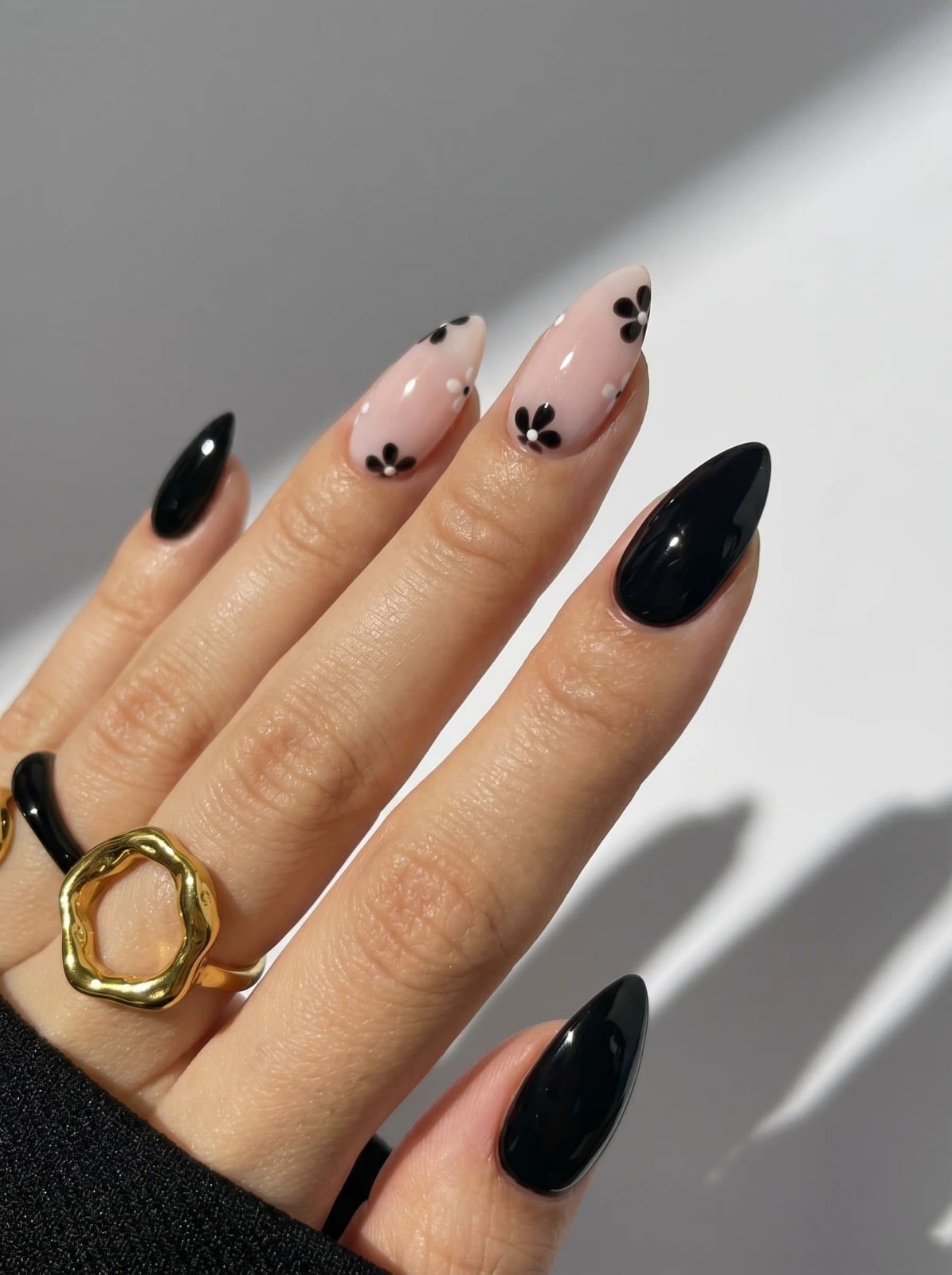 Solid Black and Sheer Pink Floral Art Long Almond Nails Solid Black and Sheer Pink Floral Art Long Almond Nails — Trendy Black Almond Nails