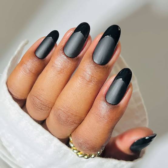 Matte Black French Tip Grey Base Almond Nails Matte Black French Tip Grey Base Almond Nails — Trendy Black Almond Nails