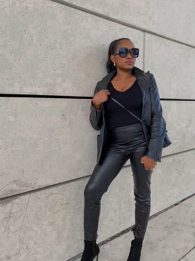 Slim Fit Leather Pants With Fitted Top And Oversized Blazer Slim Fit Leather Pants With Fitted Top And Oversized Blazer — Trendy Black Leather Pants Outfit