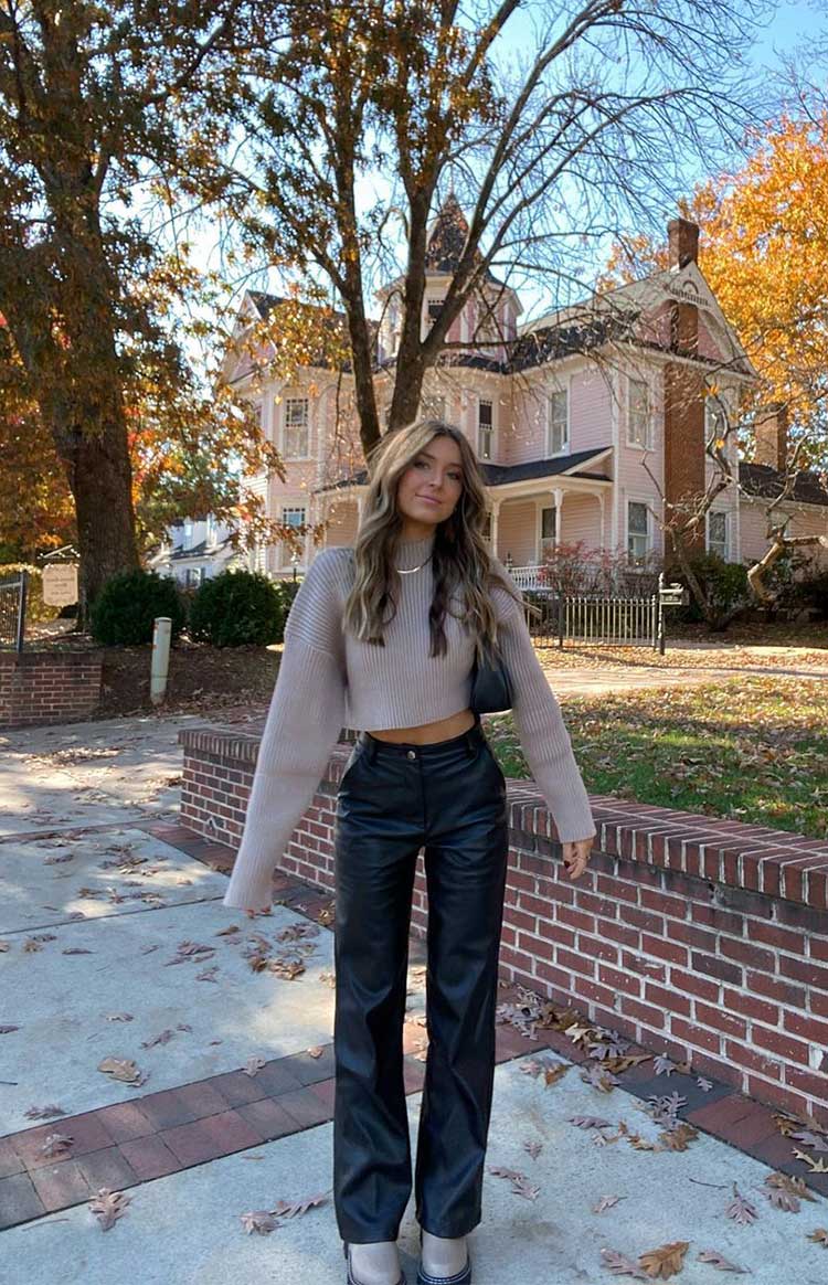 Wide Leg Leather Pants With Beige Knit Sweater Wide Leg Leather Pants With Beige Knit Sweater — Trendy Black Leather Pants Outfit