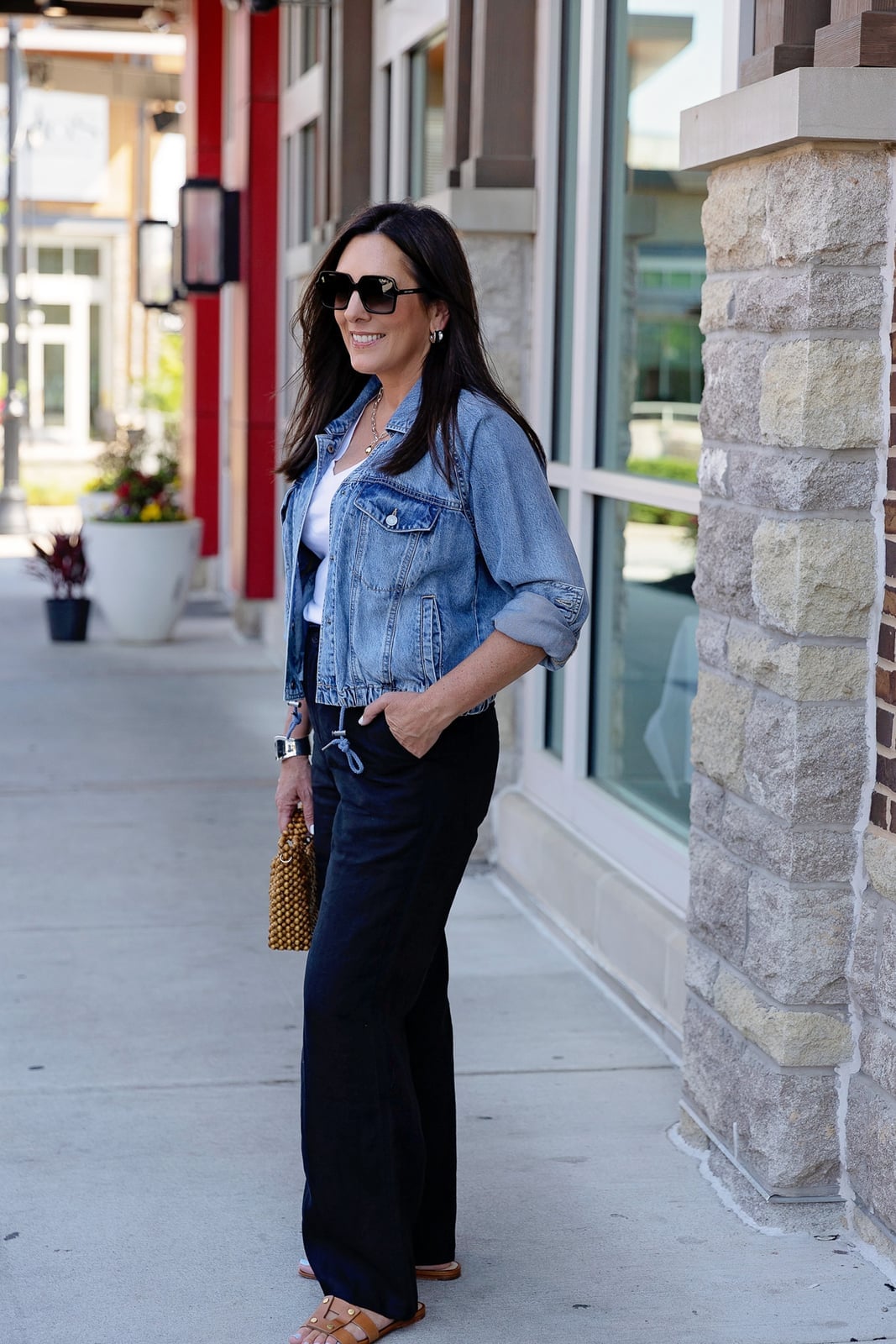 Black Linen Trousers With Denim Jacket — Trendy Black Linen Pants Outfit