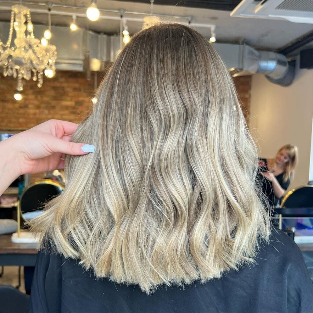 Cool-Toned Ash Blonde Balayage Lob Cool-Toned Ash Blonde Balayage Lob — Trendy Blonde Balayage