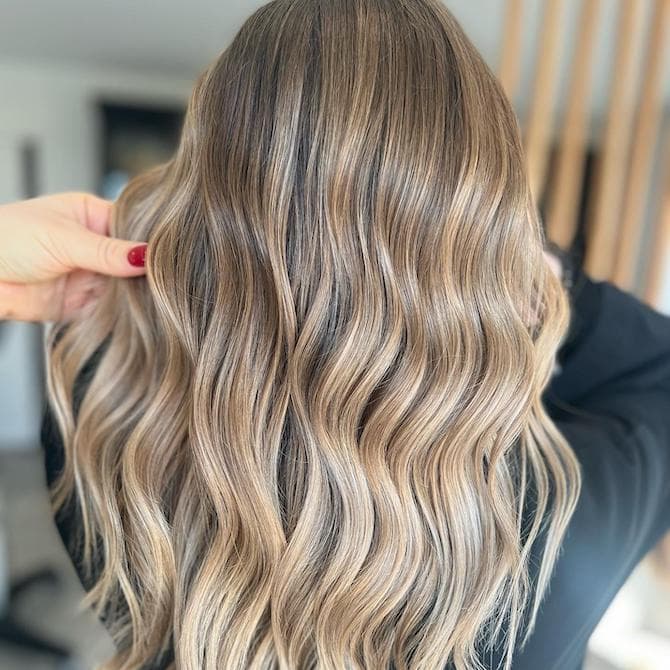 Bright Blonde Balayage Collarbone Lob Bright Blonde Balayage Collarbone Lob — Trendy Blonde Balayage