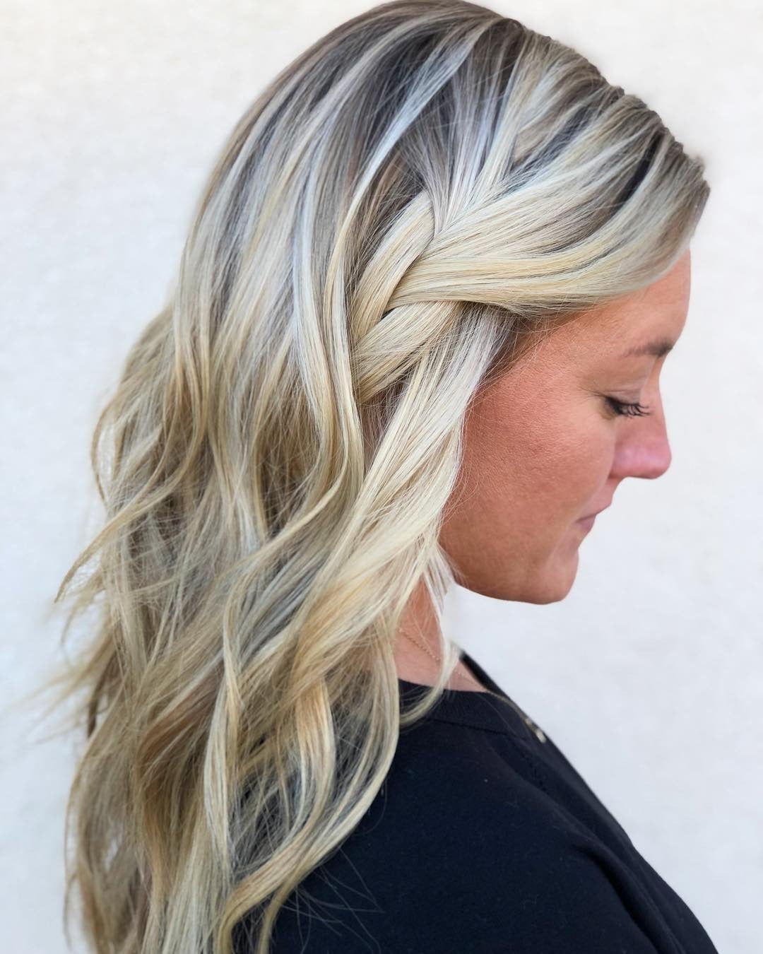 Mid-Back Ash Beige Blonde Balayage Mid-Back Ash Beige Blonde Balayage — Trendy Blonde Hairstyles