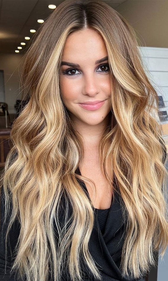 Mid-Back Brown Blonde Contrast Waves Mid-Back Brown Blonde Contrast Waves — Trendy Blonde Hairstyles