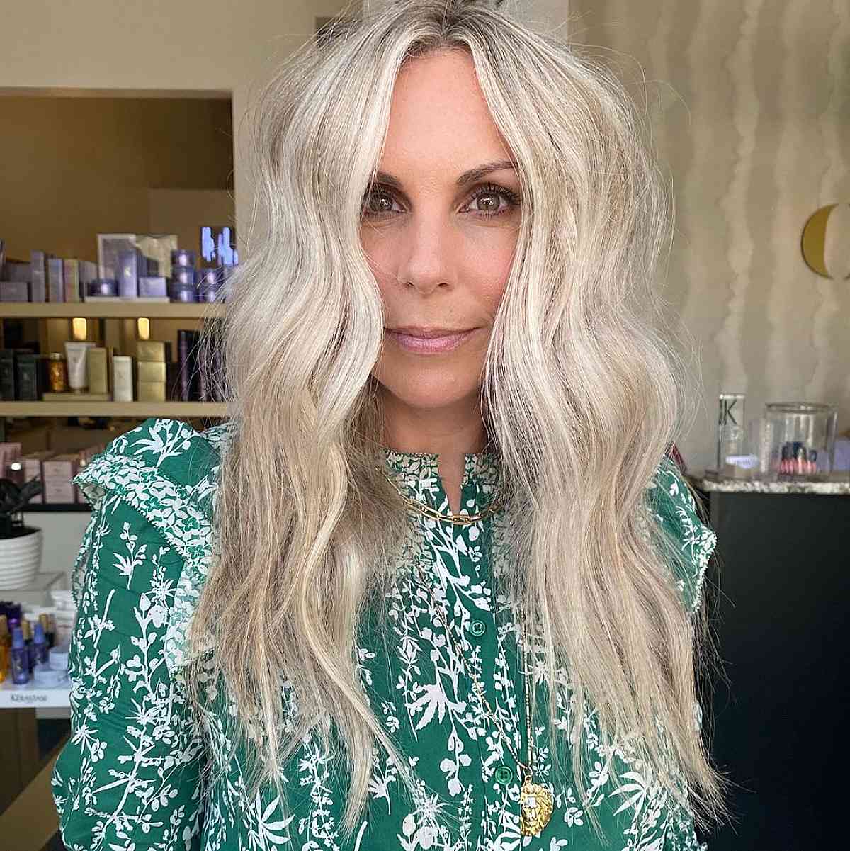 Collarbone Ash Blonde With Lowlights Collarbone Ash Blonde With Lowlights — Trendy Blonde Hairstyles