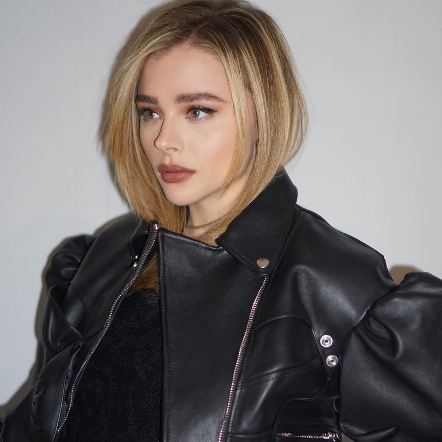 Effortless Wavy Blonde Lob Effortless Wavy Blonde Lob — Trendy Blonde Lob