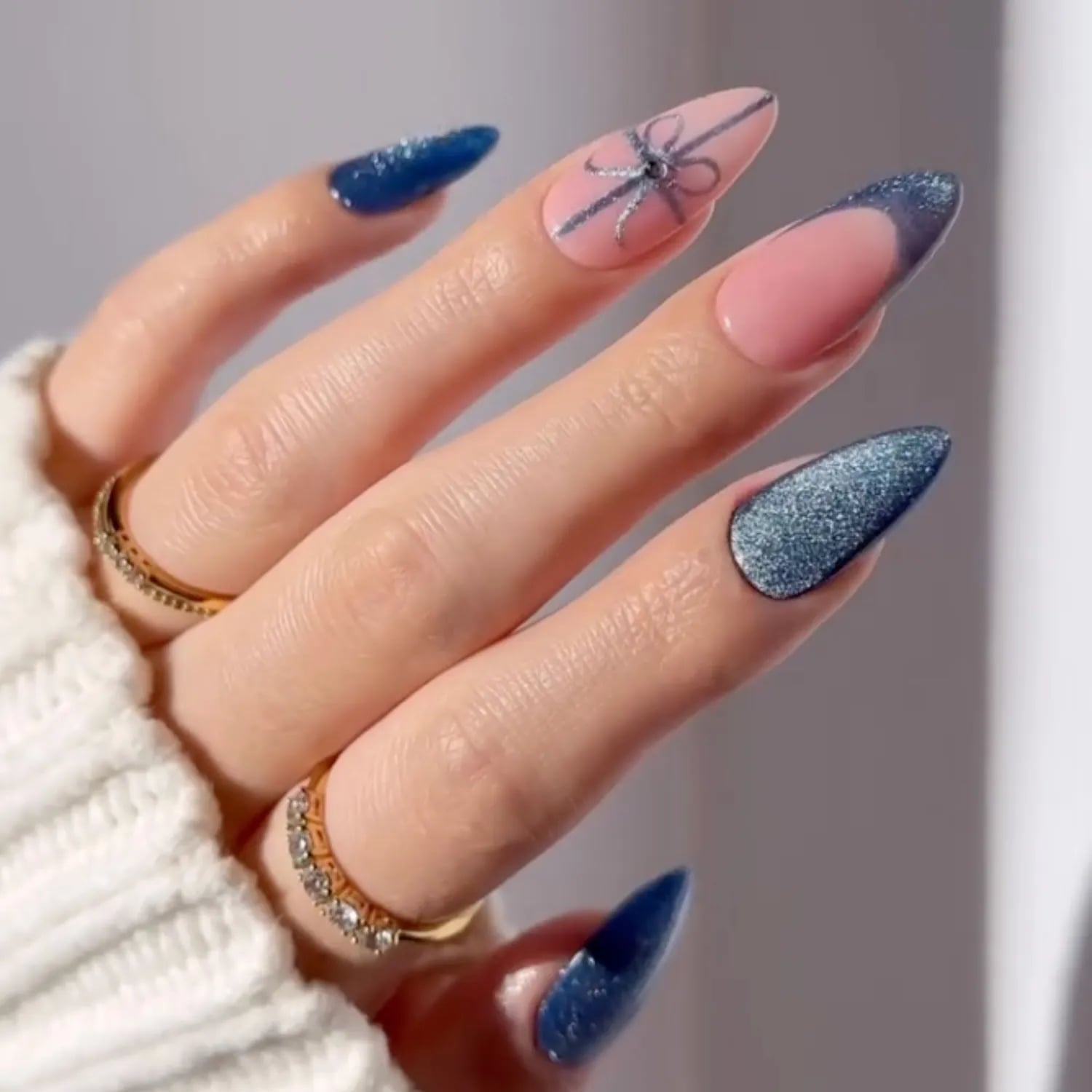 Short Almond Shimmering Milky Light Blue Short Almond Shimmering Milky Light Blue — Trendy Blue Acrylic Nails