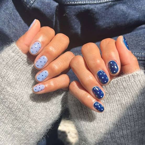 Short Oval Light Blue White Polka Dot Short Oval Light Blue White Polka Dot — Trendy Blue Acrylic Nails