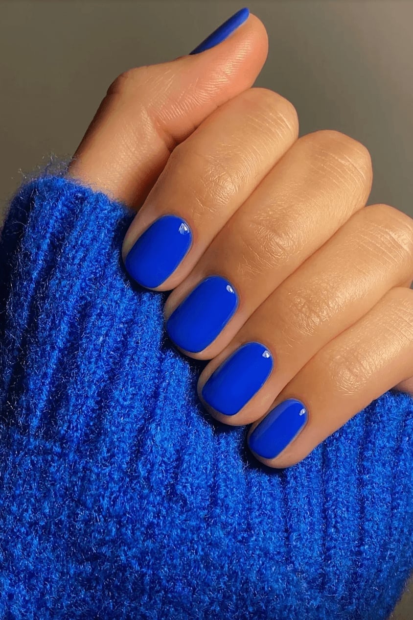 Short Oval Vibrant Royal Blue Nails Short Oval Vibrant Royal Blue Nails — Trendy Blue Acrylic Nails