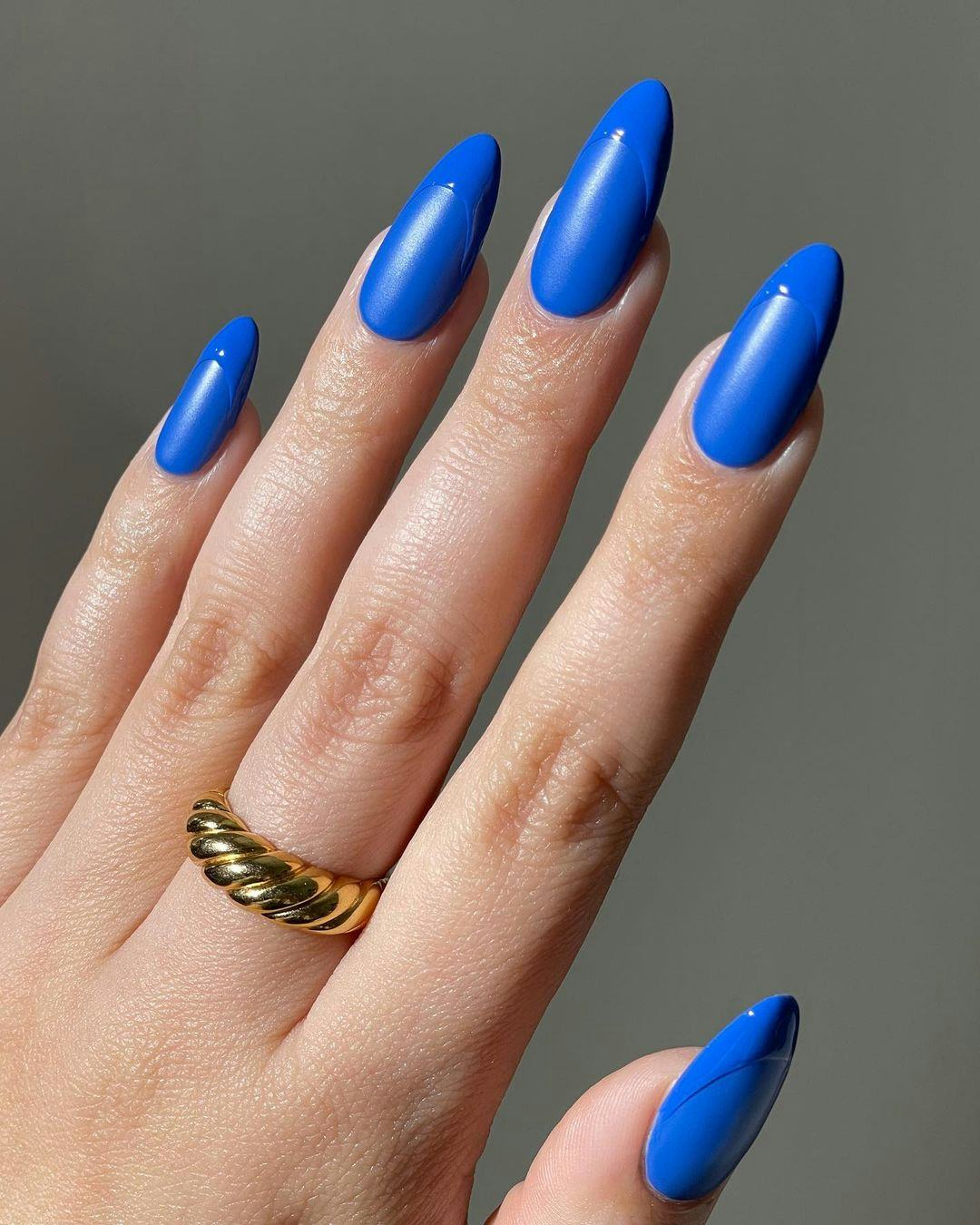 Vibrant Matte Blue Almond Nails Vibrant Matte Blue Almond Nails — Trendy Blue Almond Nails