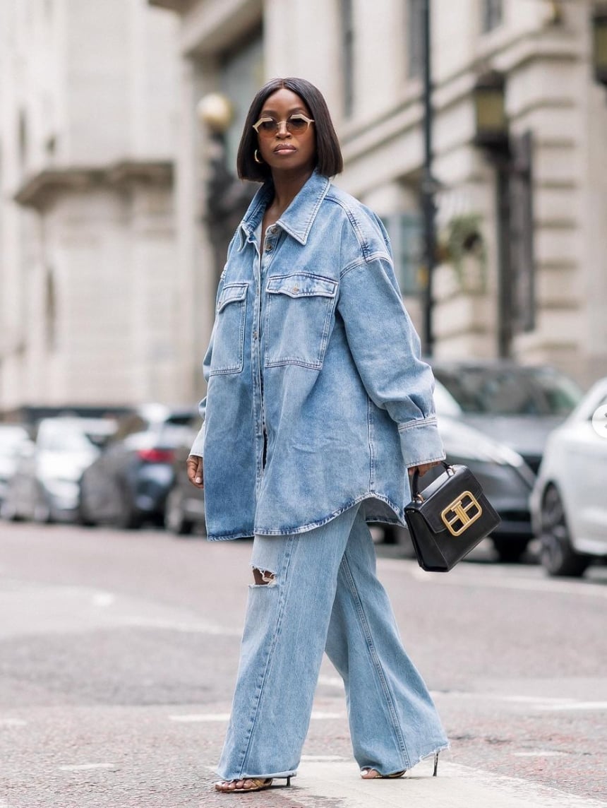 Ripped Wide Leg Jeans and Denim Shirt with Heeled Sandals Ripped Wide Leg Jeans and Denim Shirt with Heeled Sandals — Trendy Blue Jeans Outfits