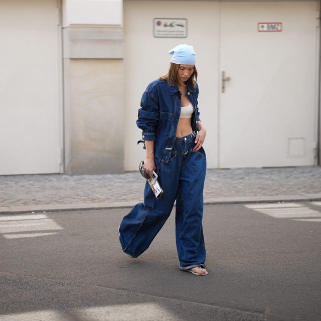 Denim Shirt and Brown Loafers with Wide Leg Jeans Denim Shirt and Brown Loafers with Wide Leg Jeans — Trendy Blue Jeans Outfits