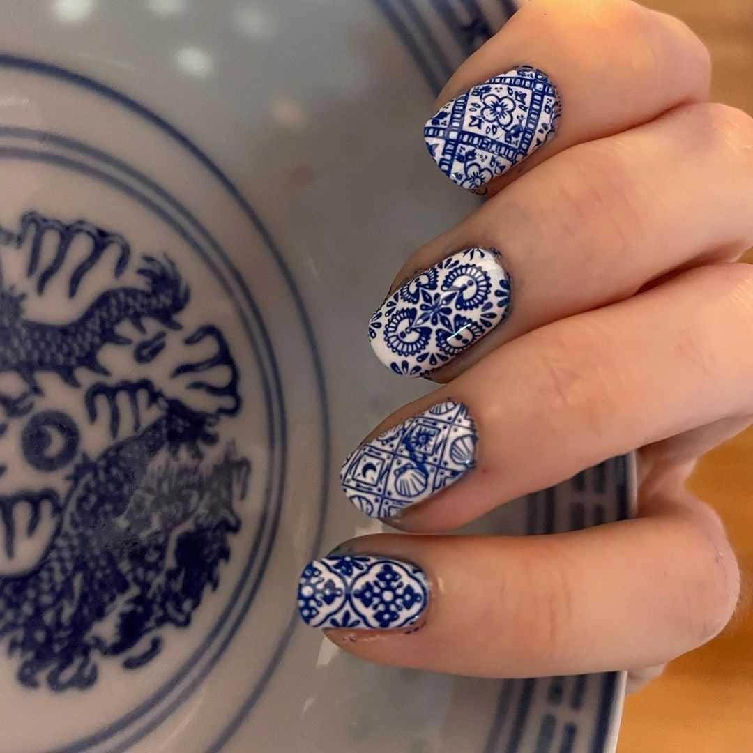 Medium Oval Cobalt Blue Tile Pattern Nails Medium Oval Cobalt Blue Tile Pattern Nails — Trendy Boho Nails
