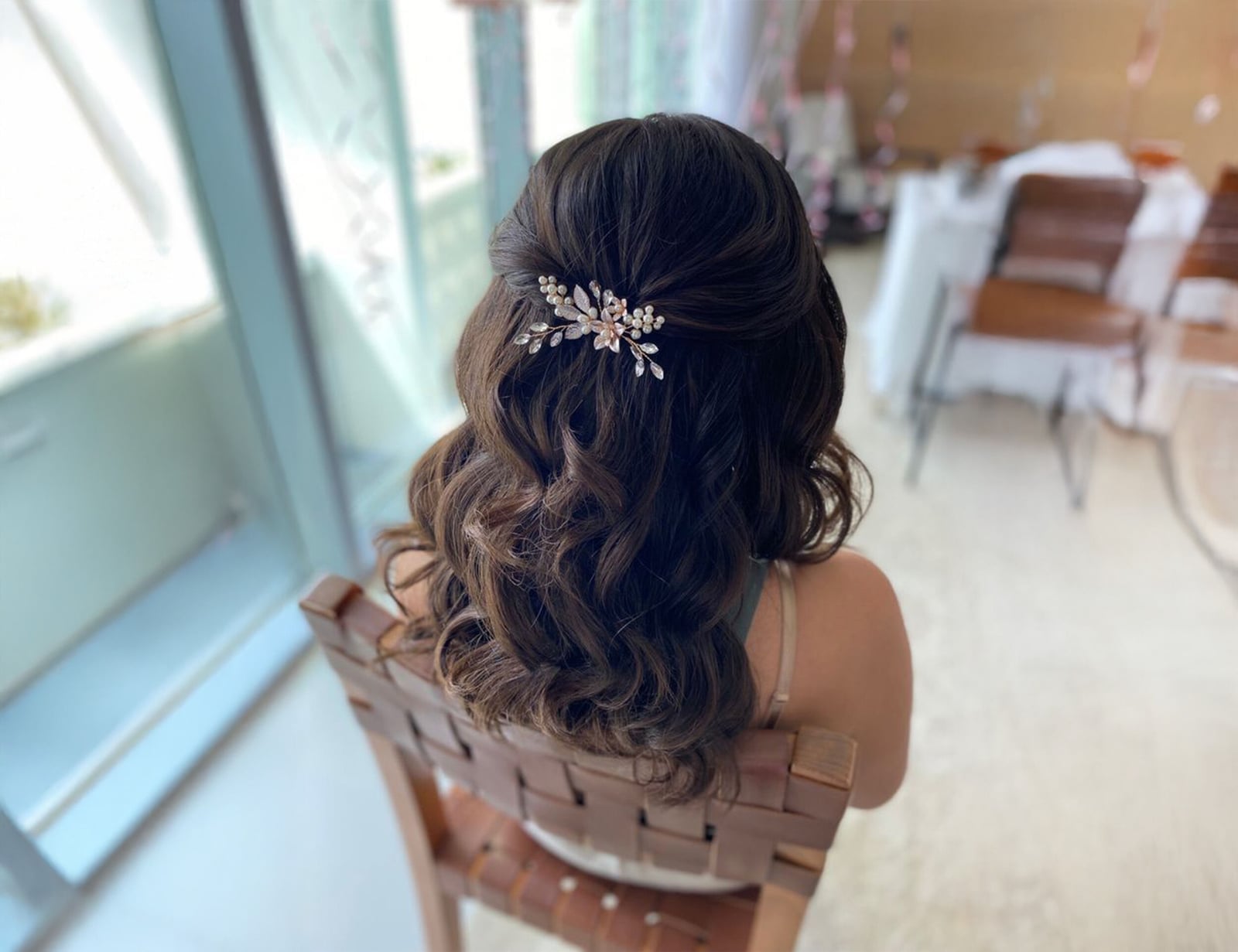 Half Up Half Down With Curls and Pearl Accessory — Trendy Bridal Hairstyles