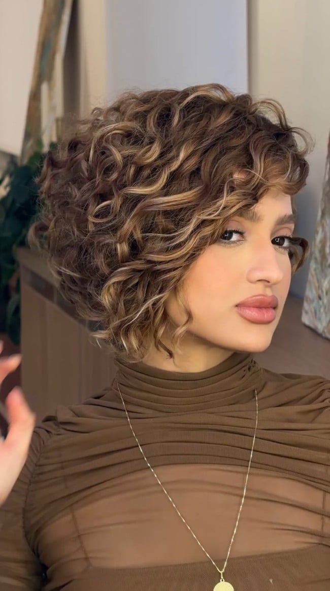 Chin Length Inverted Bob With Short Bangs and Air Dried Chin Length Inverted Bob With Short Bangs and Air Dried — Trendy Brown Curly Hair