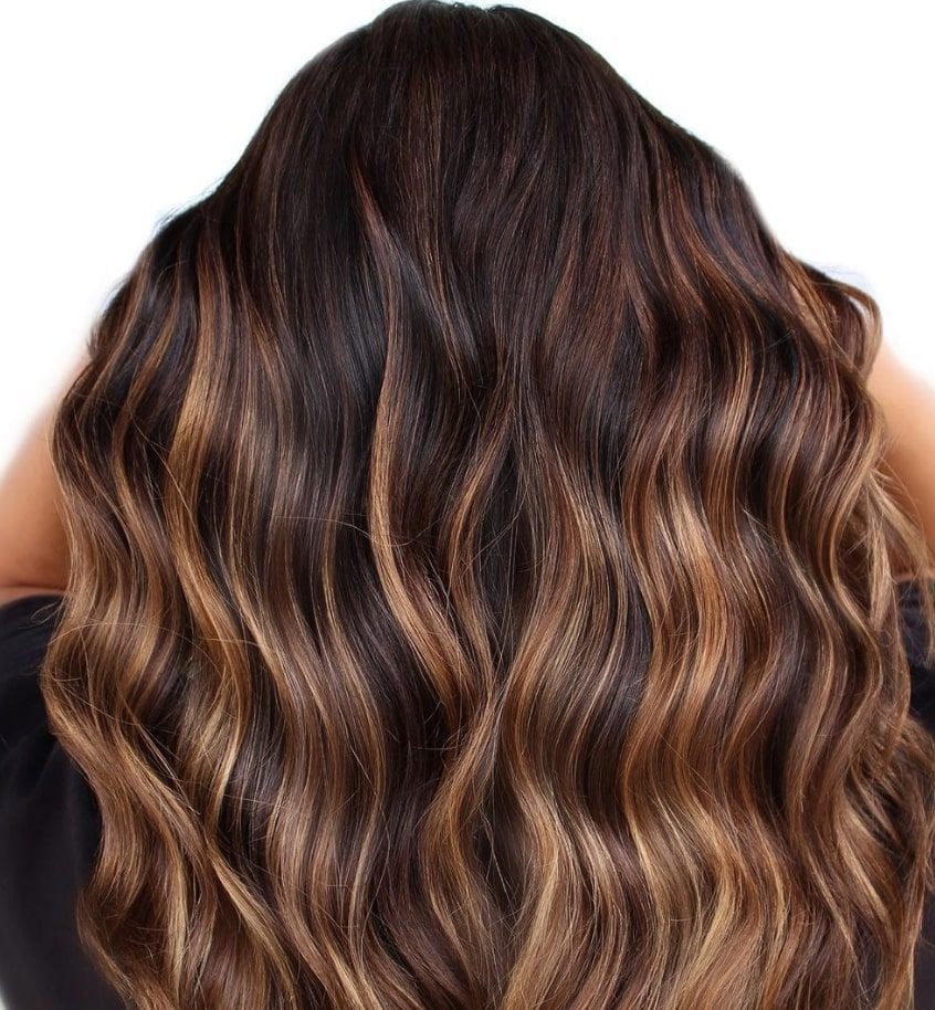 Mid-Back Dark Brown Loose Waves With Highlights, Wavy Mid-Back Dark Brown Loose Waves With Highlights, Wavy — Trendy Brown Hair with Blonde Highlights