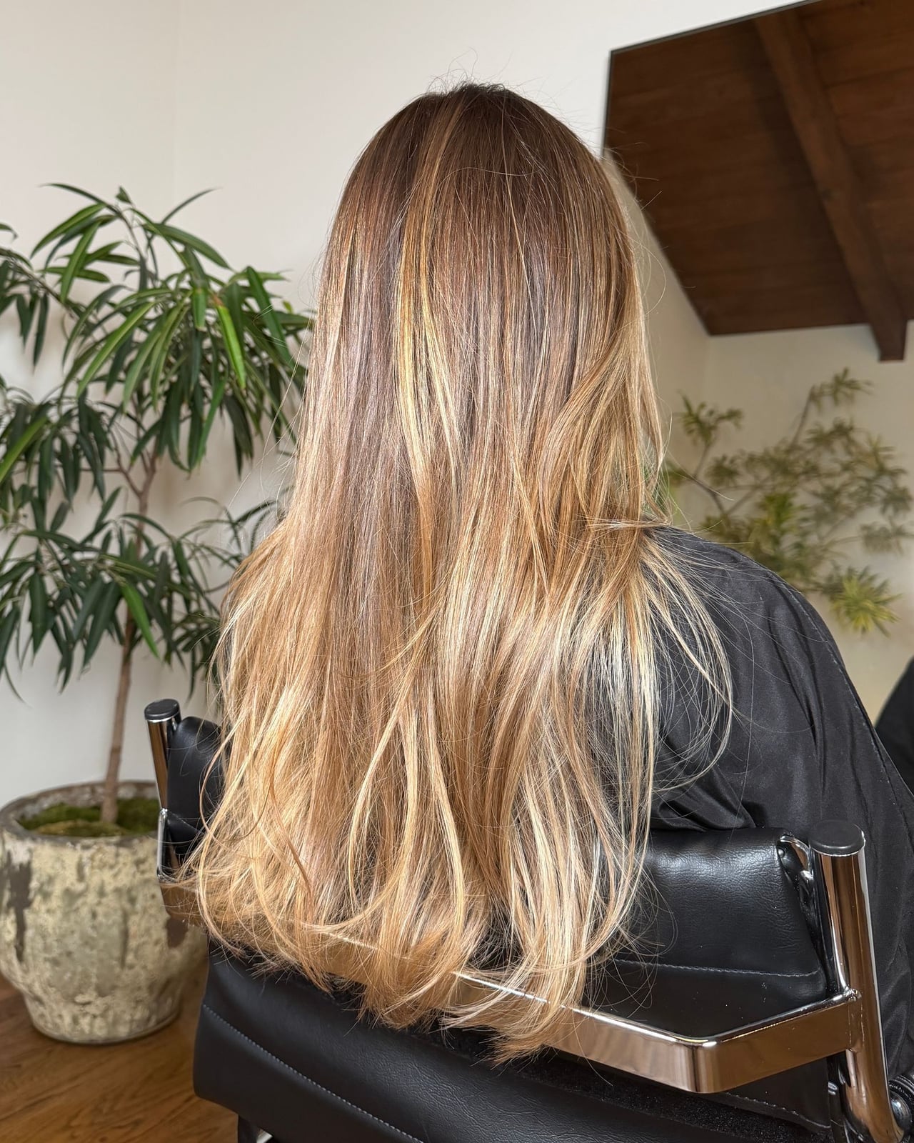 Medium Brown Collarbone Waves With Subtle Highlights Medium Brown Collarbone Waves With Subtle Highlights — Trendy Brown Hair with Blonde Highlights