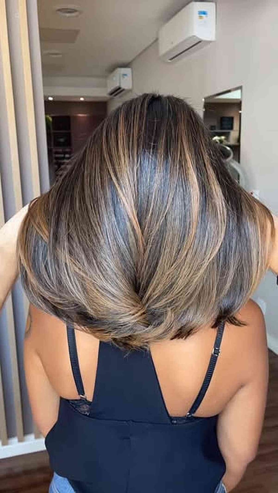 Dark Brown Layered Shoulder Cut With Highlights Dark Brown Layered Shoulder Cut With Highlights — Trendy Brown Hair with Blonde Highlights