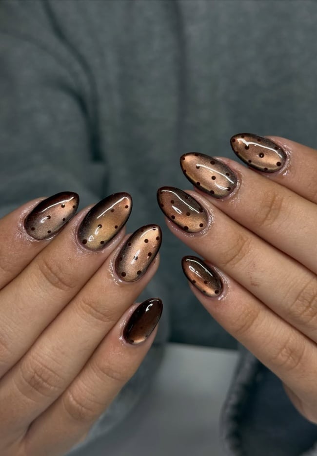 Medium Oval Cat Eye Brown Shimmer Nails — Trendy Brown Nails