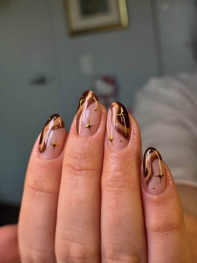 Medium Almond Abstract Brown Gold Art Nails — Trendy Brown Nails