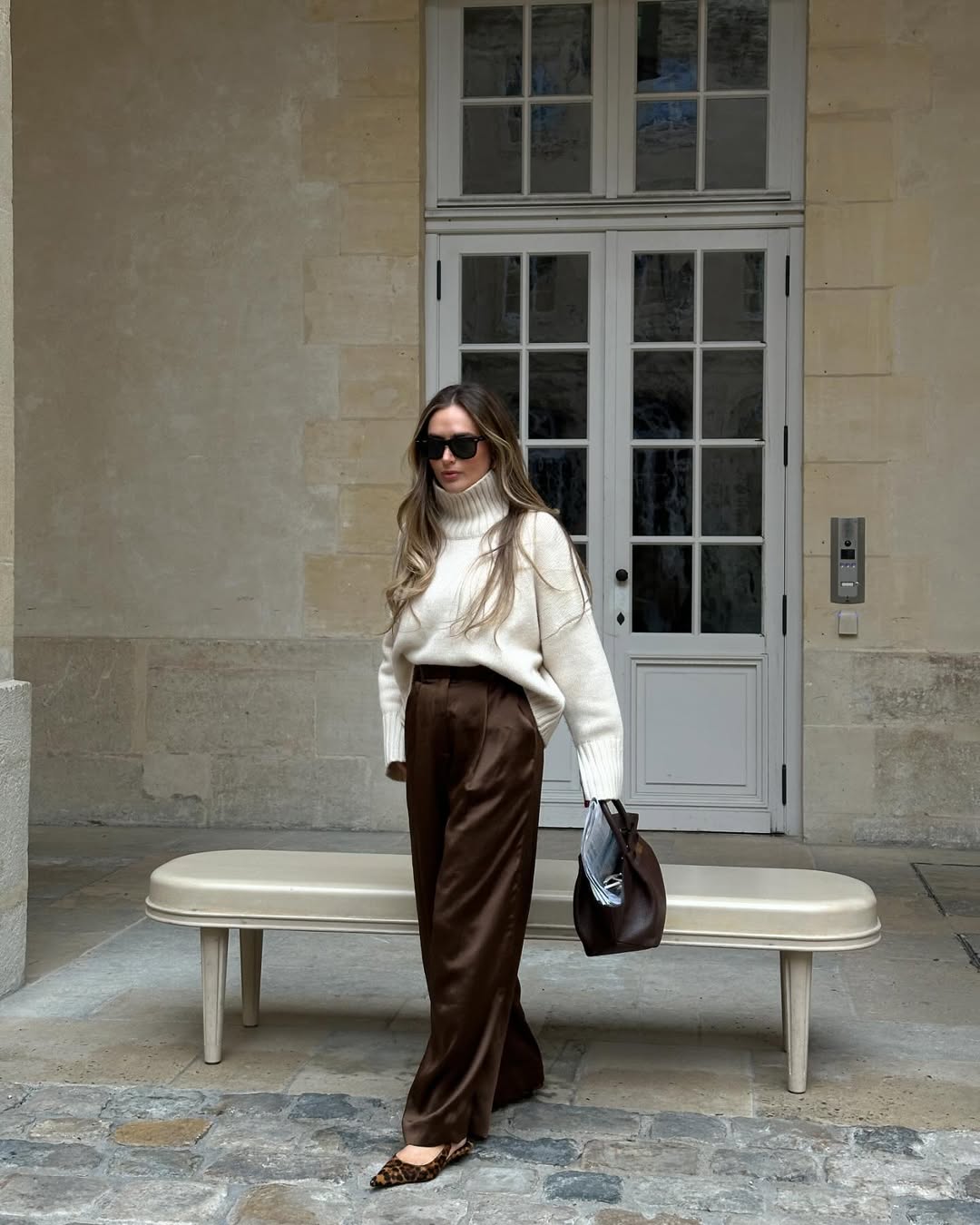 Chic Brown Satin Trousers with a Cream Turtleneck Chic Brown Satin Trousers with a Cream Turtleneck — Trendy Brown Pants Outfits