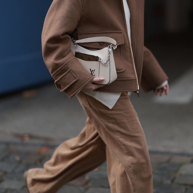 Corduroy Brown Trousers with a Cream Sweater and Brown Jacket Corduroy Brown Trousers with a Cream Sweater and Brown Jacket — Trendy Brown Pants Outfits