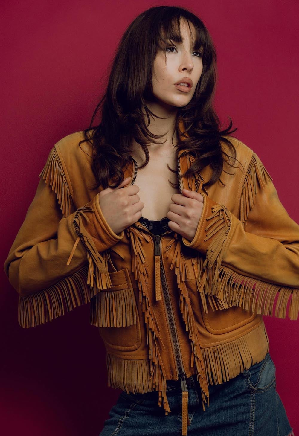 Cropped Brown Suede Jacket with Fringe Cropped Brown Suede Jacket with Fringe — Trendy Brown Suede Jacket Outfit