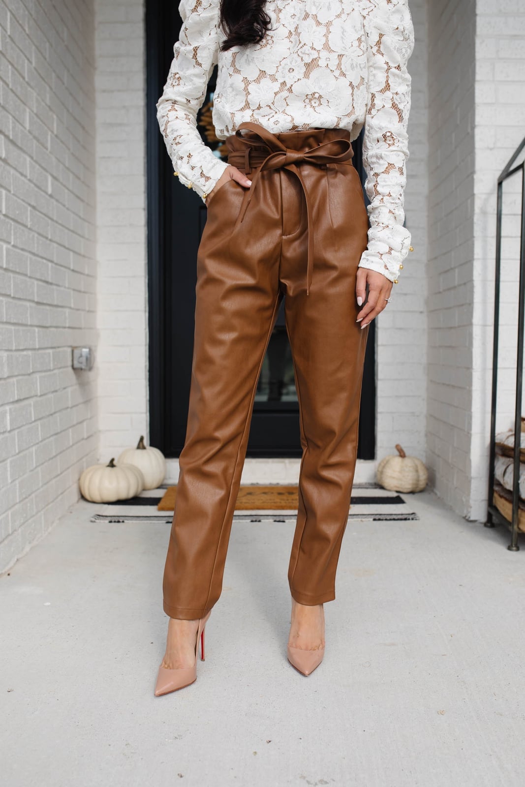 High-waisted Brown Leather Paperbag Trousers High-waisted Brown Leather Paperbag Trousers — Trendy Brown Trousers Outfit