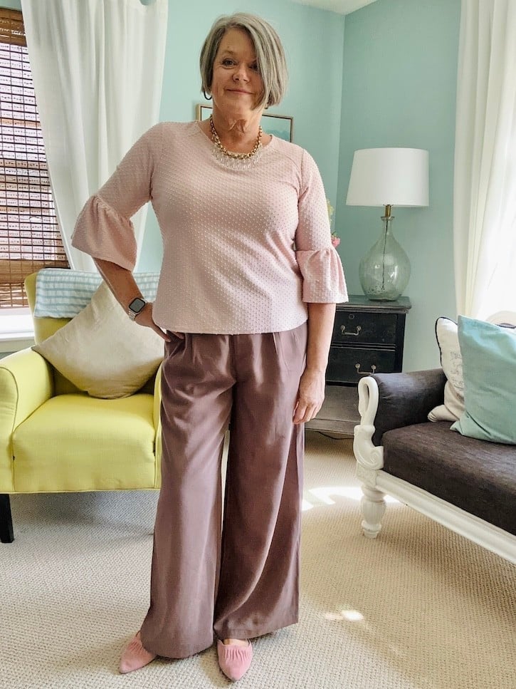Wide-leg Brown Trousers with a Pink Bell-Sleeve Top Wide-leg Brown Trousers with a Pink Bell-Sleeve Top — Trendy Brown Trousers Outfit