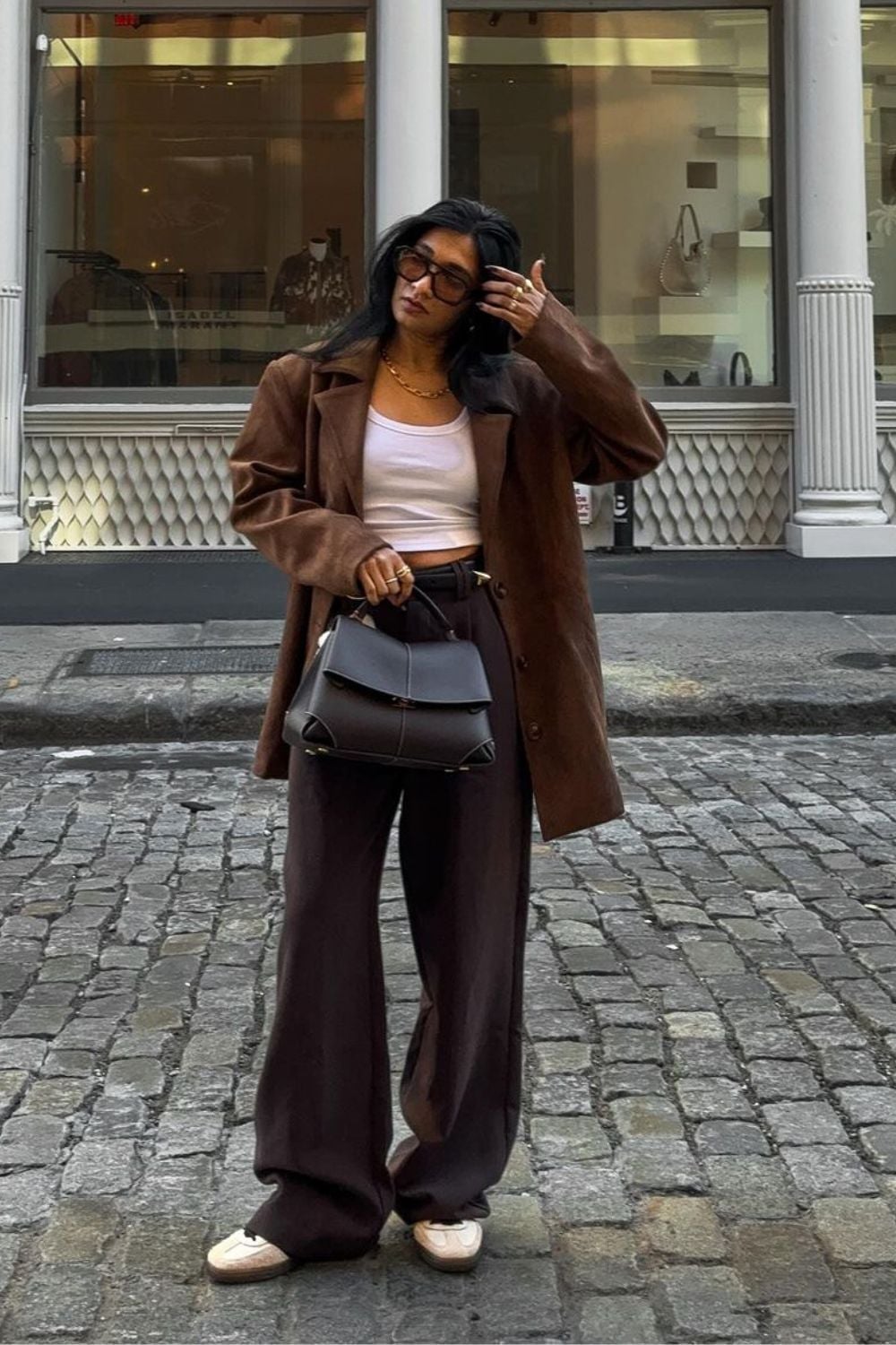 Brown Wide-Leg Trousers with an Oversized Brown Blazer Brown Wide-Leg Trousers with an Oversized Brown Blazer — Trendy Brown Trousers Outfit