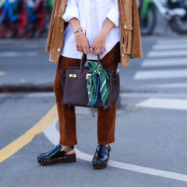 Brown Corduroy Trousers with a Suede Jacket Brown Corduroy Trousers with a Suede Jacket — Trendy Brown Trousers Outfit