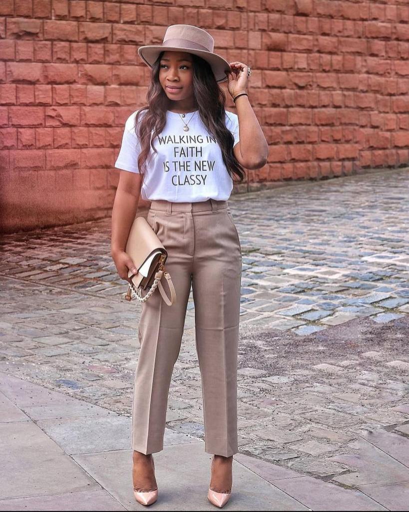 Tailored Brown Trousers with a White Graphic T-Shirt Tailored Brown Trousers with a White Graphic T-Shirt — Trendy Brown Trousers Outfit