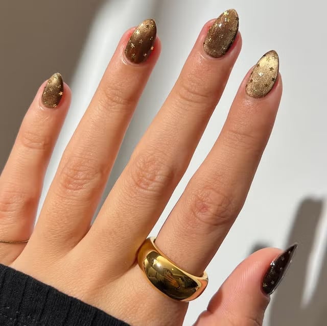 Medium Almond Shimmery Brown with Gold Glitter Medium Almond Shimmery Brown with Gold Glitter — Trendy Builder Gel Nails