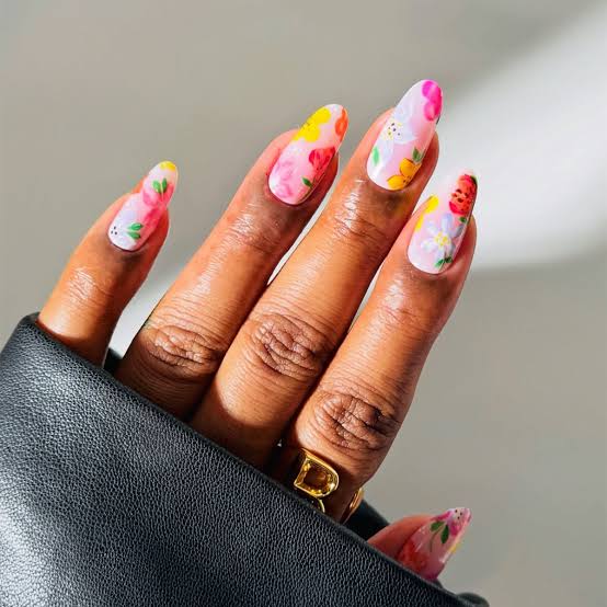 Short Square Pastel Wavy Line Art Nails Short Square Pastel Wavy Line Art Nails — Trendy Builder Gel Nails