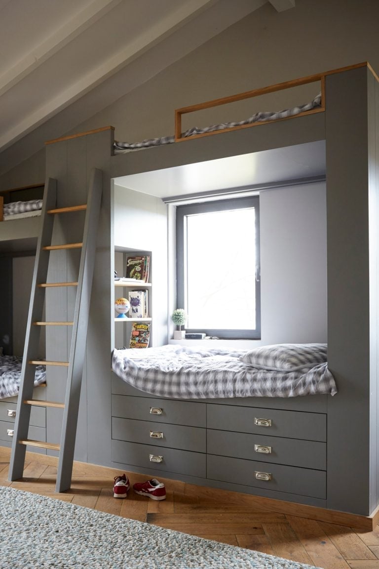 Grey Built-in Bunk Bed with Window Seat — Trendy Bunk Bed Ideas