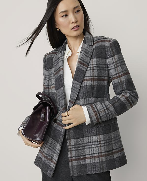 Plaid Blazer with White Collared Shirt Plaid Blazer with White Collared Shirt — Trendy Business Outfits