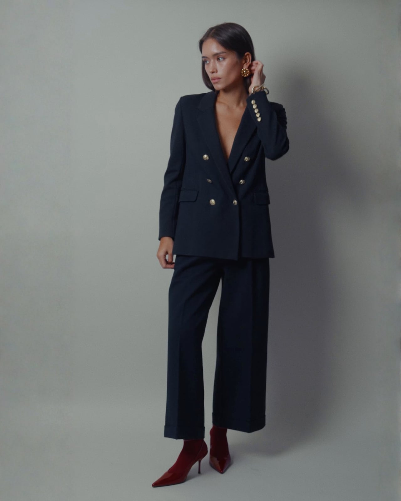 Navy Double-Breasted Suit with Red Accents Navy Double-Breasted Suit with Red Accents — Trendy Business Outfits