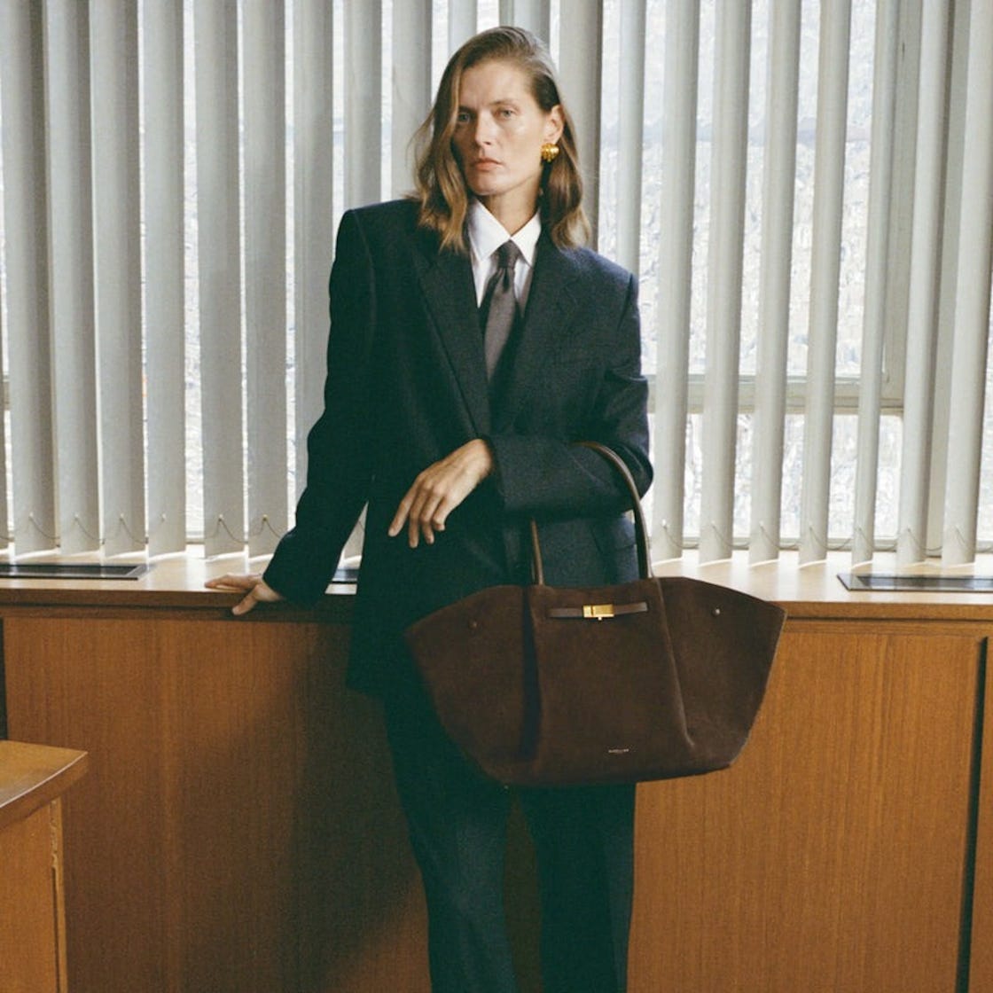 Navy Pinstripe Oversized Suit with a Grey Tie Navy Pinstripe Oversized Suit with a Grey Tie — Trendy Business Professional Outfits