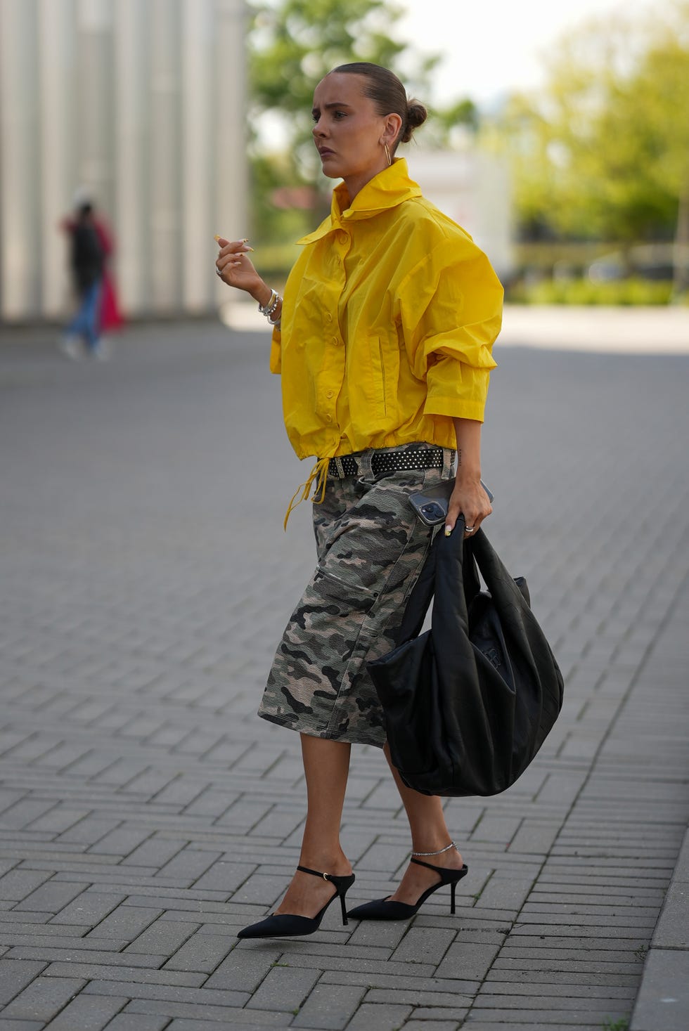 Camo Print Midi Skirt With Yellow Jacket Camo Print Midi Skirt With Yellow Jacket — Trendy Camo Outfits