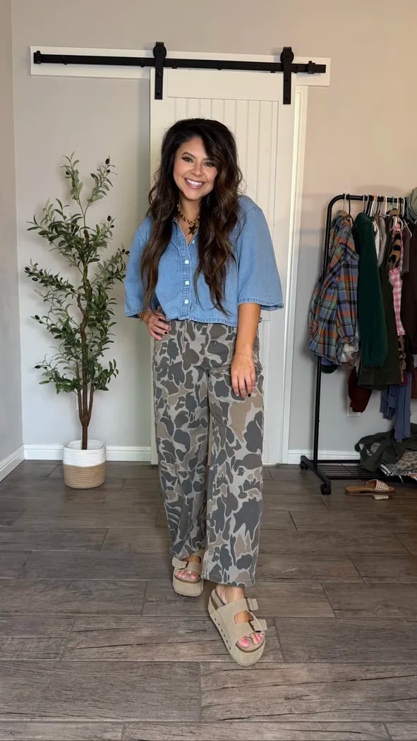 Wide Leg Camo Pants With Denim Shirt Wide Leg Camo Pants With Denim Shirt — Trendy Camo Outfits
