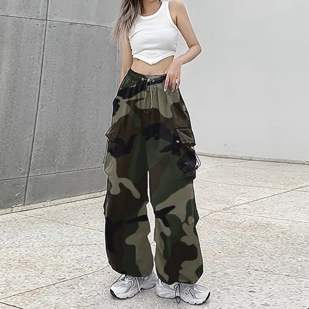 Baggy Camo Cargo Pants With White Sneakers Baggy Camo Cargo Pants With White Sneakers — Trendy Camo Outfits
