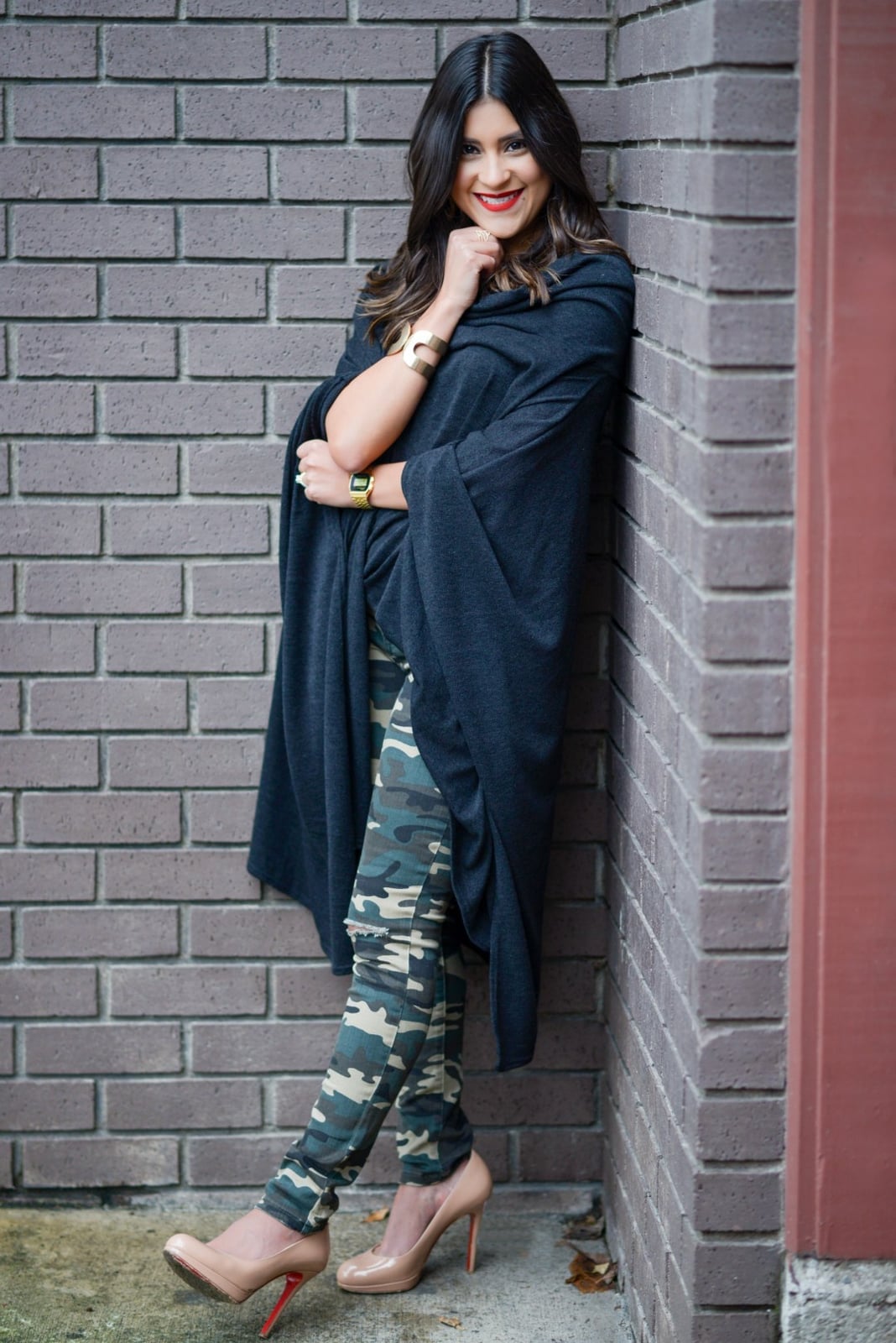 Camo Leggings With Oversized Poncho Camo Leggings With Oversized Poncho — Trendy Camo Outfits