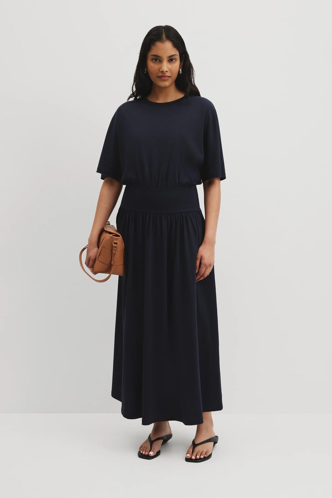 Navy Blue Jersey T-Shirt Dress With Beige Sandals Navy Blue Jersey T-Shirt Dress With Beige Sandals — Trendy Casual Birthday Outfit