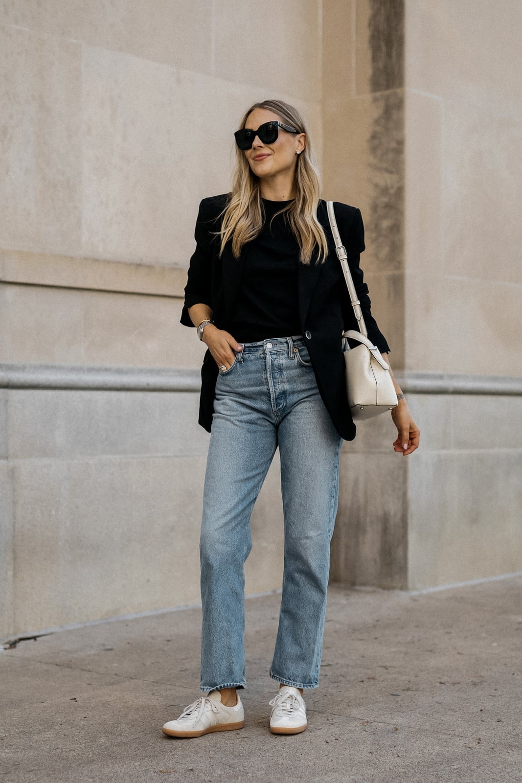 Oversized Black Blazer Over A Black T-Shirt With Jeans Oversized Black Blazer Over A Black T-Shirt With Jeans — Trendy Casual Birthday Outfit