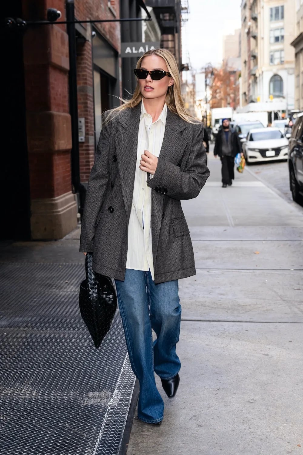 Grey Blazer With Striped Shirt And Wide Leg Jeans Grey Blazer With Striped Shirt And Wide Leg Jeans — Trendy Casual Birthday Outfit