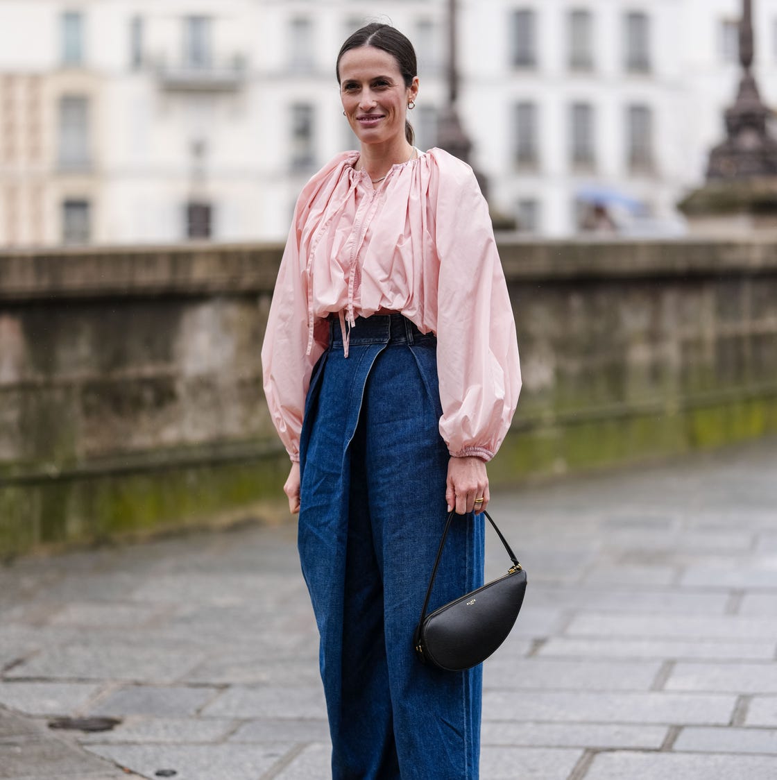Voluminous Pink Blouse with Denim Voluminous Pink Blouse with Denim — Trendy Casual Church Outfit