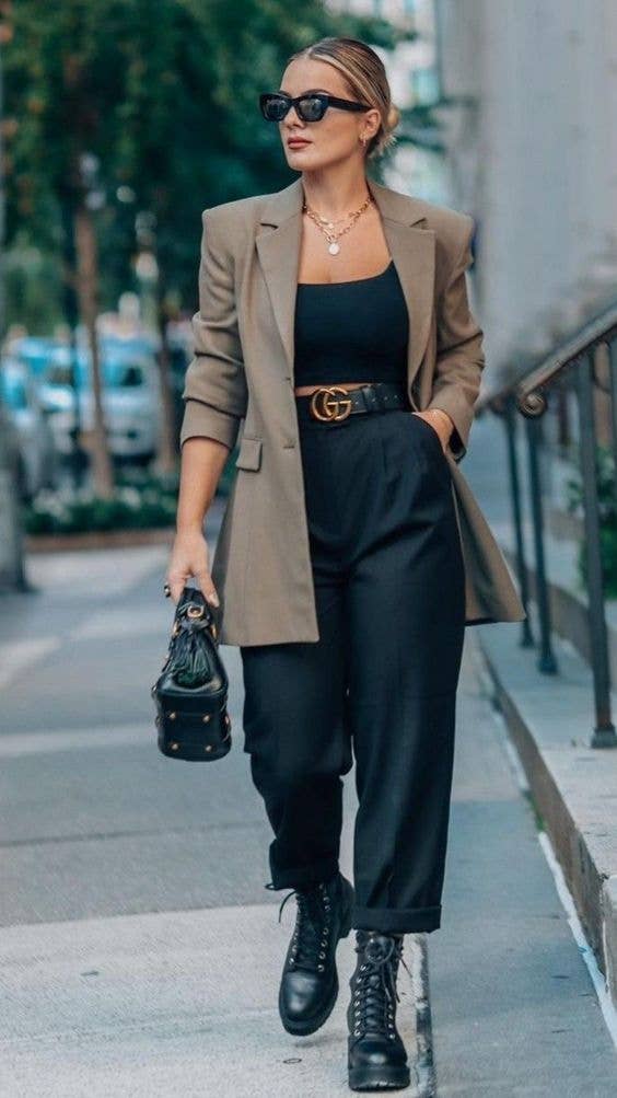 Brown Oversized Blazer Black Crop Top and Wide-Leg, Close-Up Take Brown Oversized Blazer Black Crop Top and Wide-Leg, Close-Up Take — Trendy Casual Office Outfit