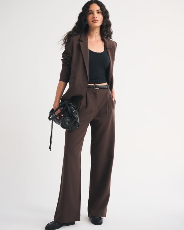 Brown Blazer Black Tank Top and Brown Wide-Leg Trousers Brown Blazer Black Tank Top and Brown Wide-Leg Trousers — Trendy Casual Office Outfit