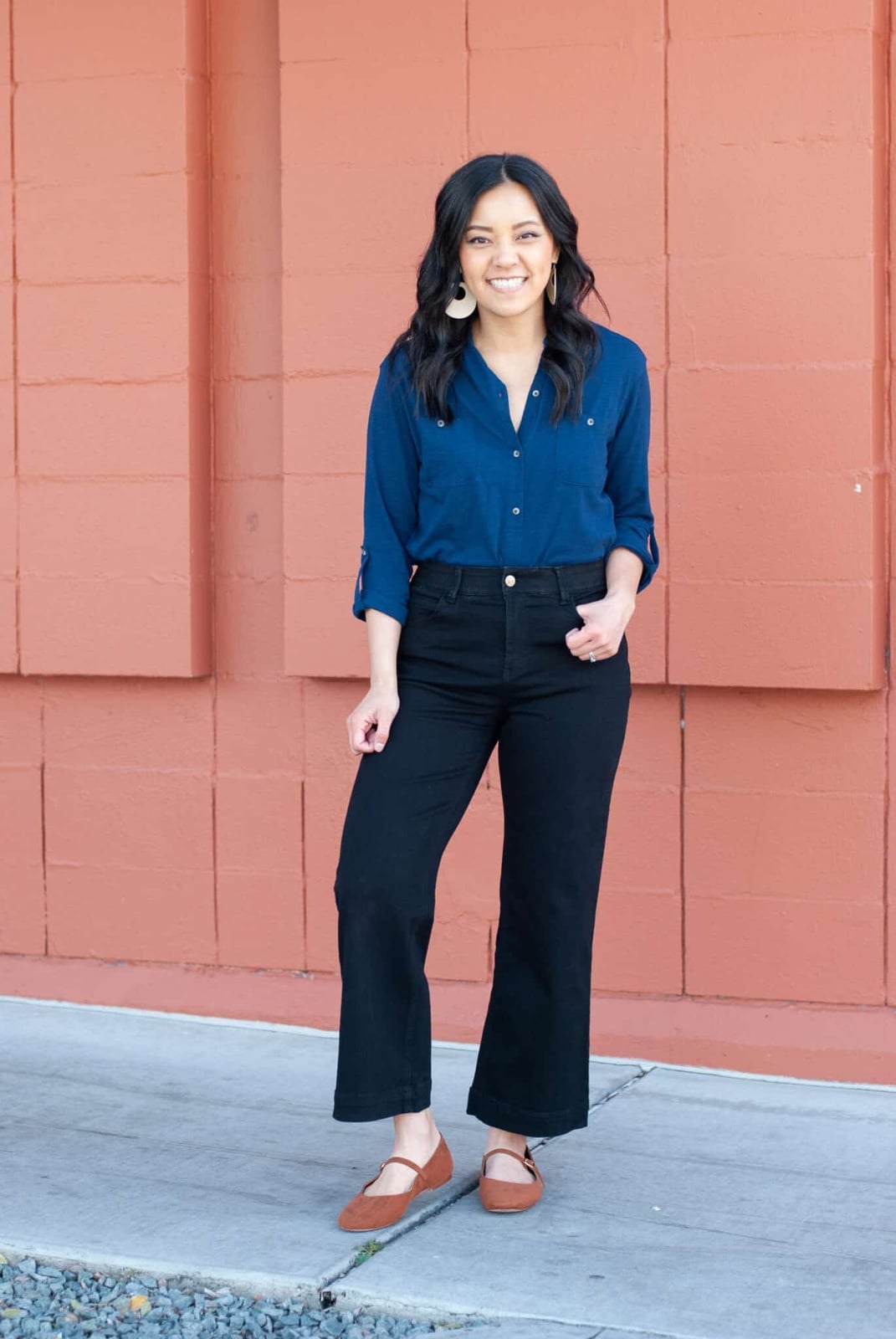 Wide-leg Black Jeans with Button-Up Shirt — Trendy Casual Outfits
